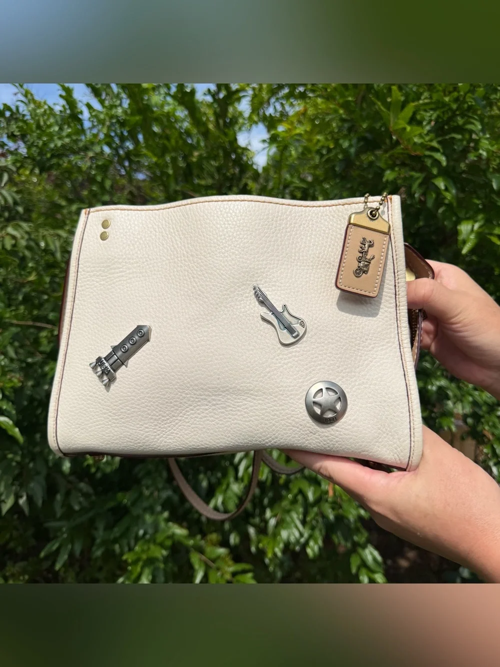 EUC Coach Rogue Shoulder Bag with Rocket, Guitar & Star Pins Chalk Leather 28484
